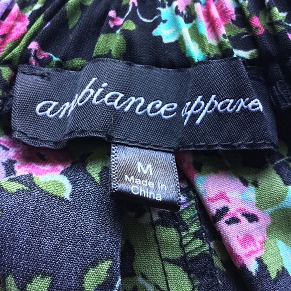 Floral skirt 🌸 - Picture 3 of 5